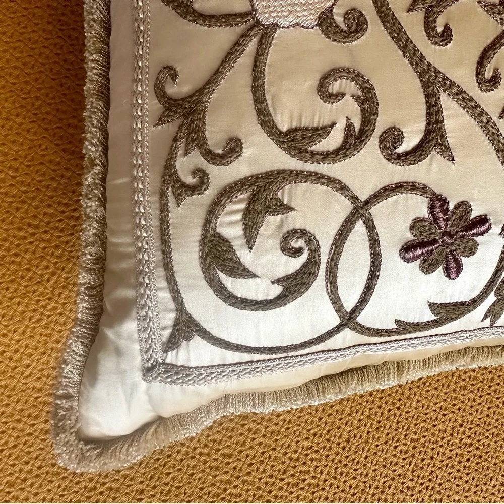 Gerry Nichol, Inc. NY NY Cushions‎ Silk Beaded Handcrafted Aubusson style
